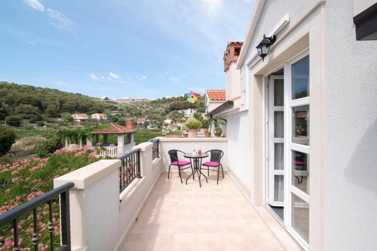 Apartments Mare Postira Zewnętrze zdjęcie