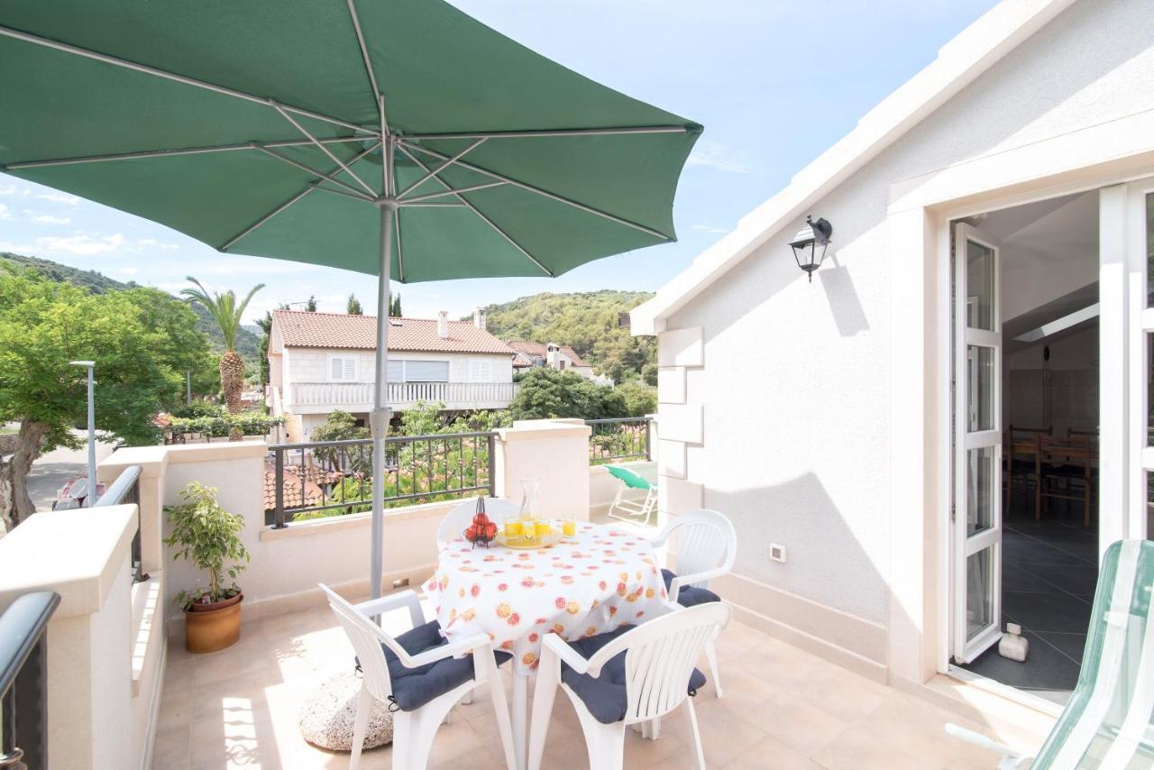 Apartments Mare Postira Zewnętrze zdjęcie