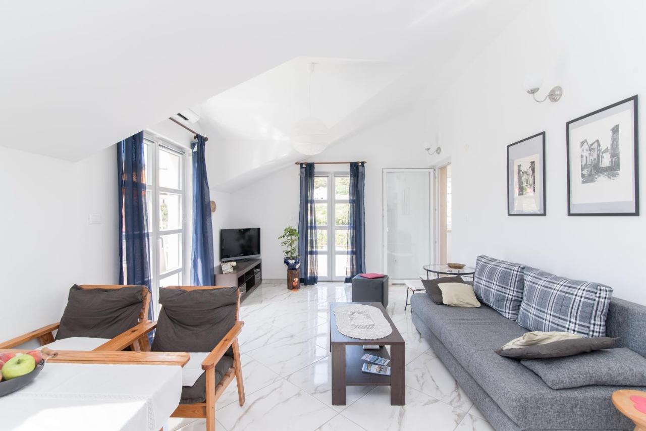 Apartments Mare Postira Zewnętrze zdjęcie