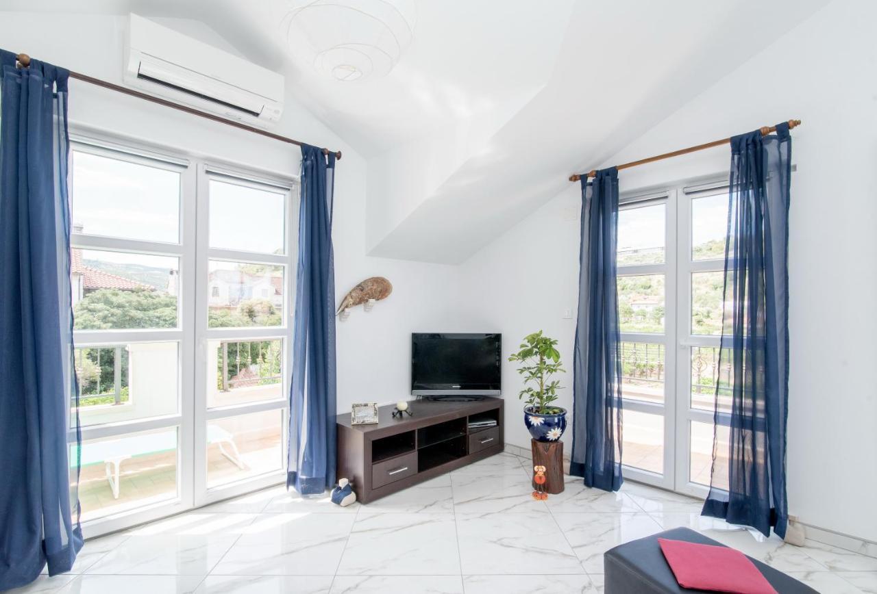 Apartments Mare Postira Zewnętrze zdjęcie