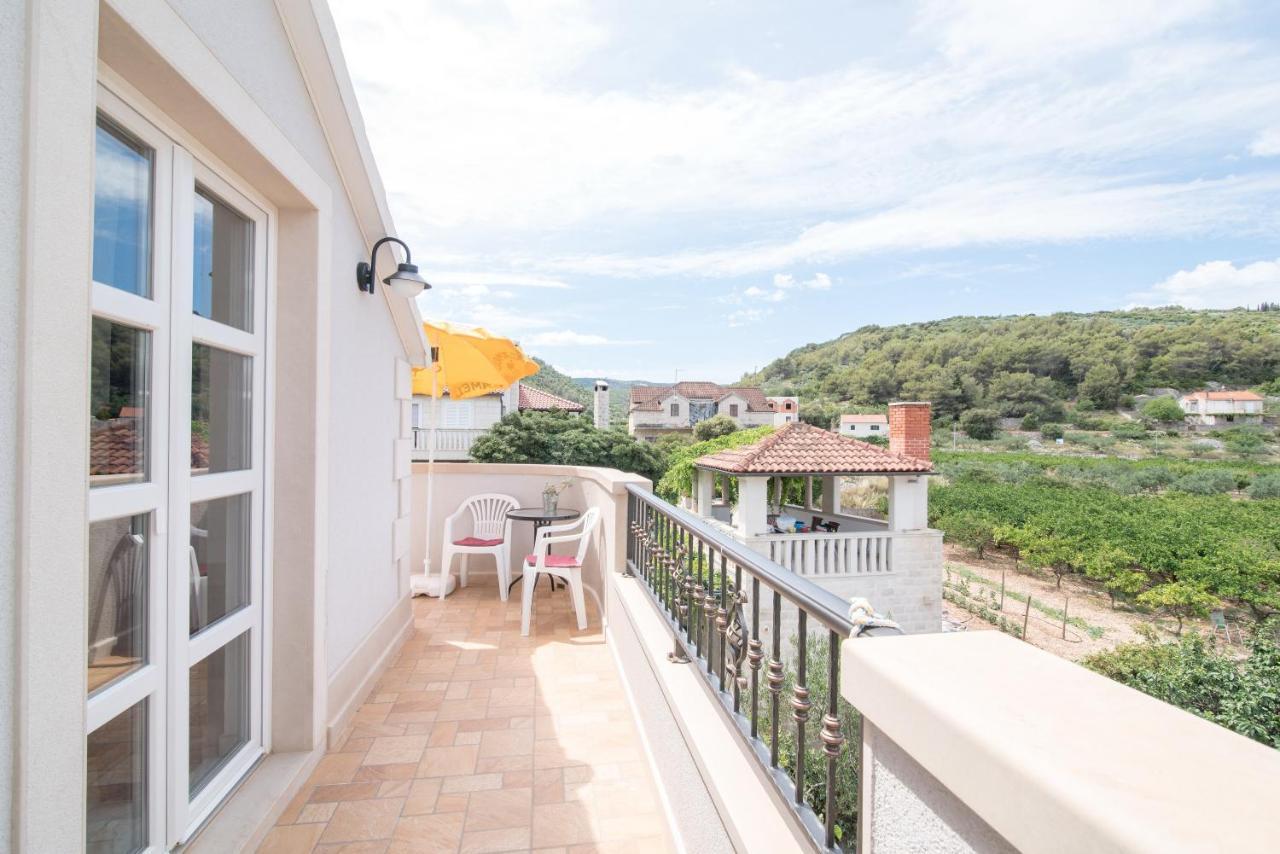 Apartments Mare Postira Zewnętrze zdjęcie