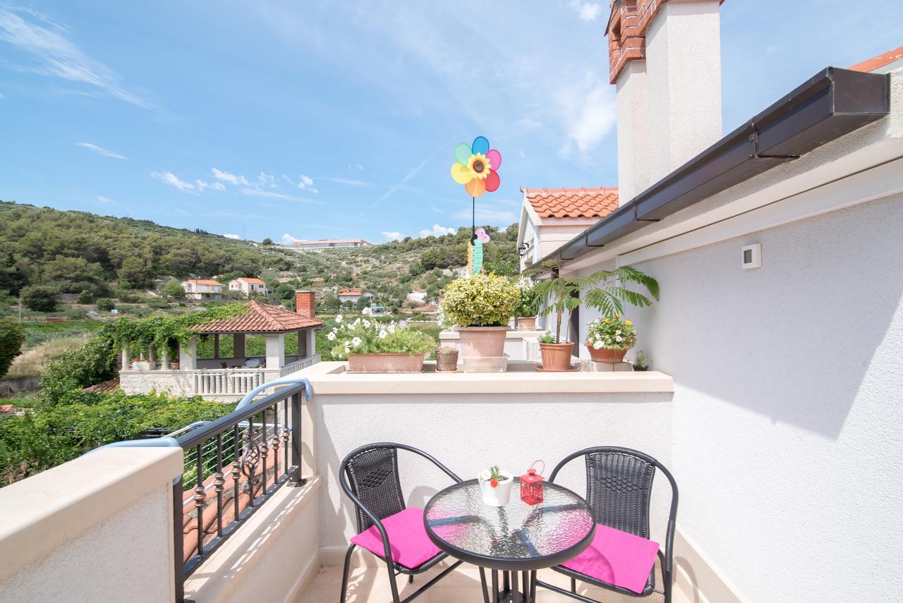 Apartments Mare Postira Zewnętrze zdjęcie