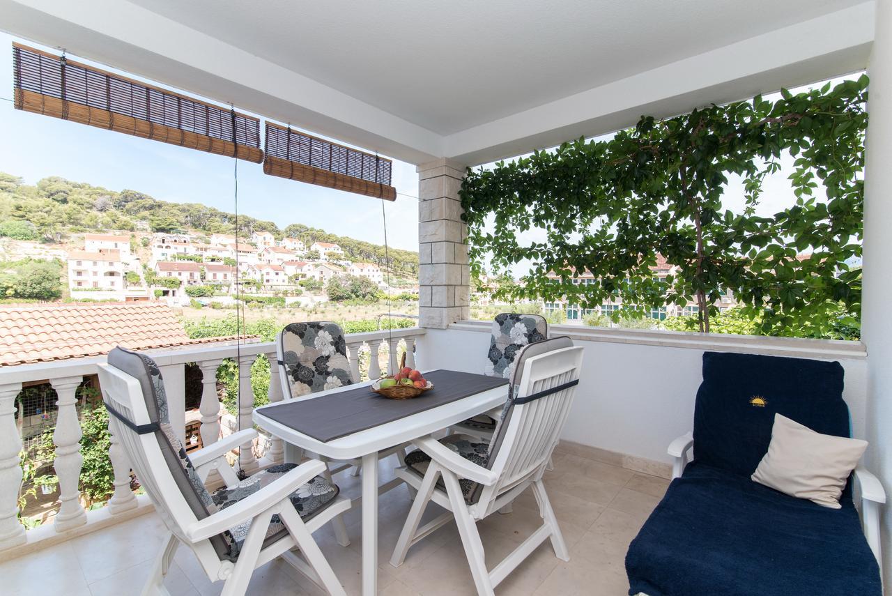 Apartments Mare Postira Zewnętrze zdjęcie